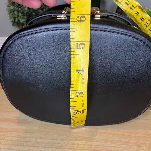 Michael Kors Reed Bucket/Messenger Bag - Picture 13 of 13